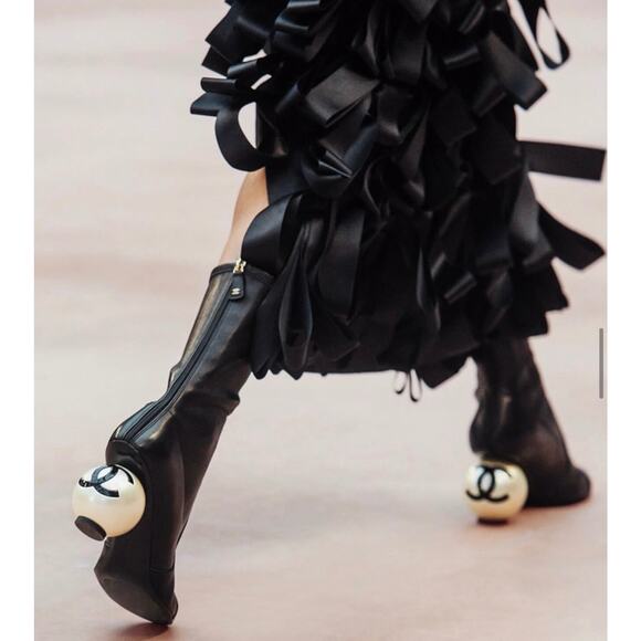 Chanel 25K Black White Pearl Ball Heel CC Logo Stretch Leather Mid Calf Boots 38 - Picture 8 of 16